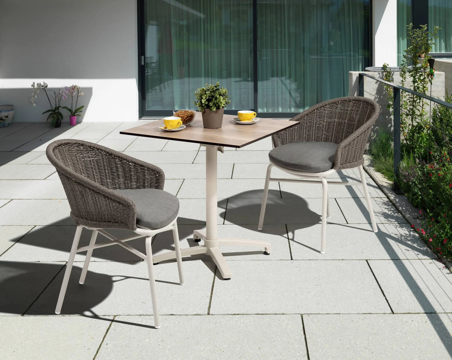 
Premium Outdoor Chair "Venice" with Armrests - Ivory/Taupe