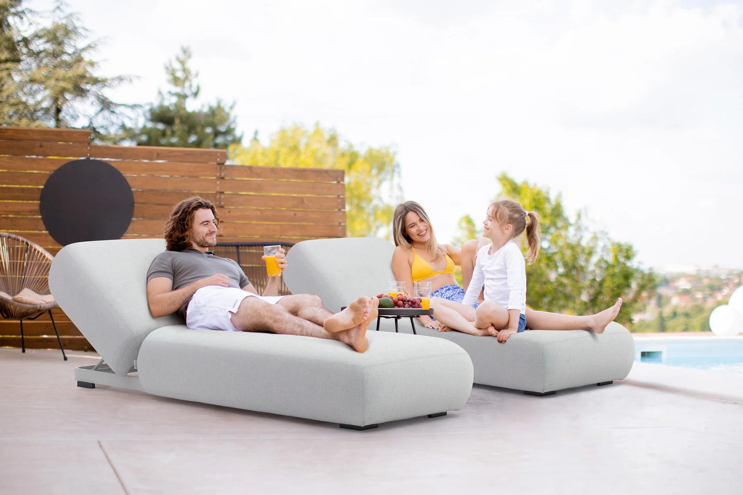 
Chaise longue de jardin extérieure haut de gamme « Olala » - Gris clair