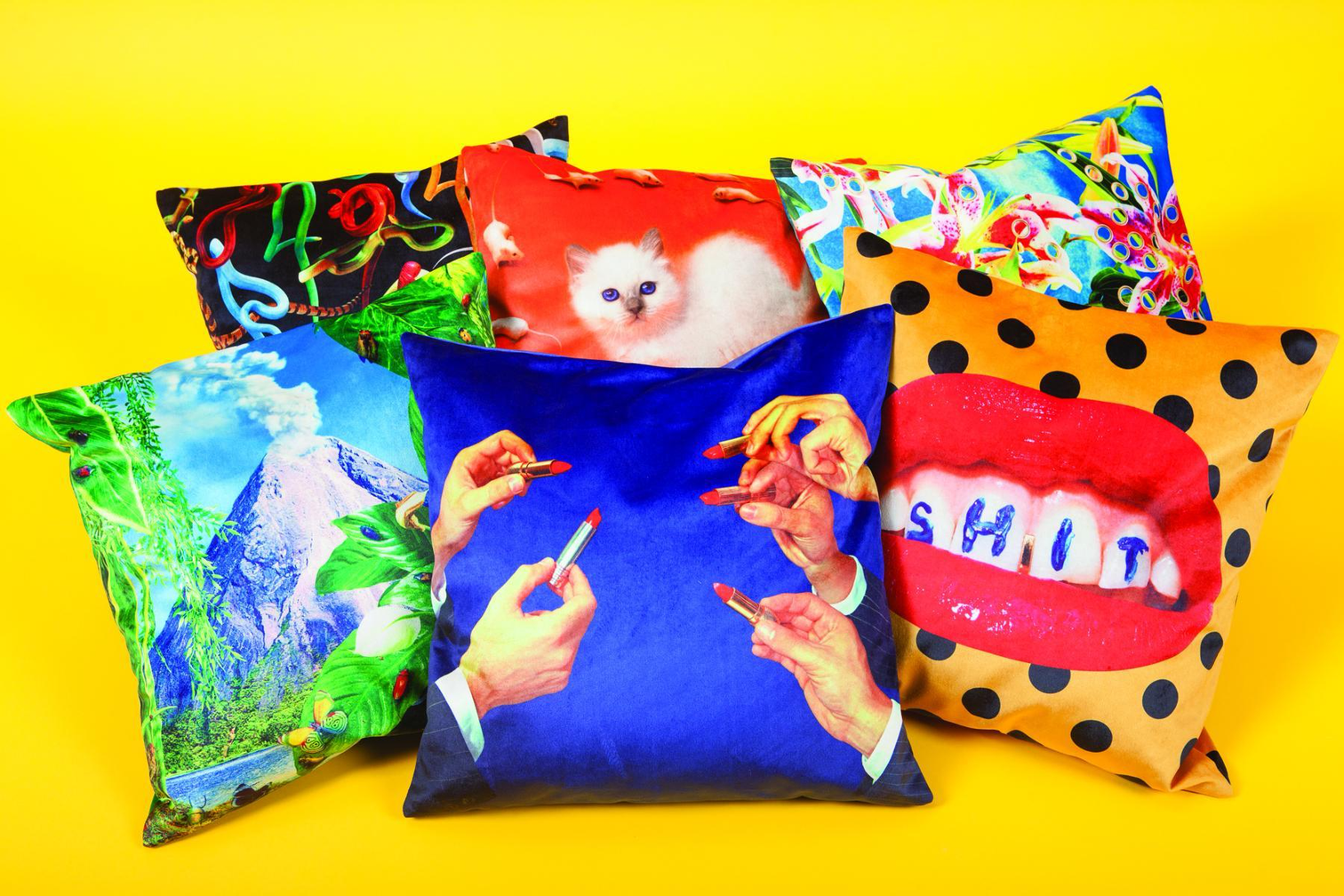 
Design Cushion "Toiletpaper Snakes"
