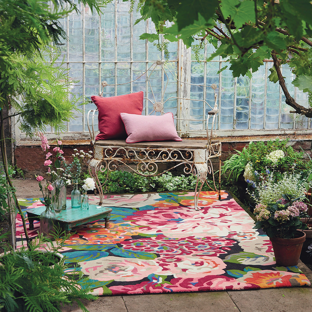 
Designer rug "Rose & Peony" - hand-tufted, made of 100% pure virgin wool - 140 x 200 cm / Cherry