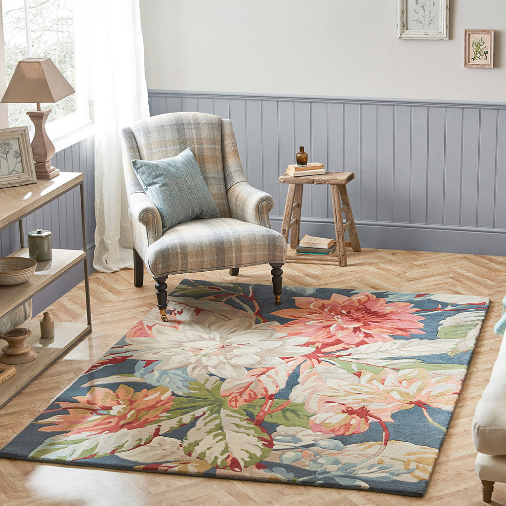 
Tapis design « Dahlia & Rosehip » Teal - tufté à la main, 100% pure laine vierge - 140 x 200 cm