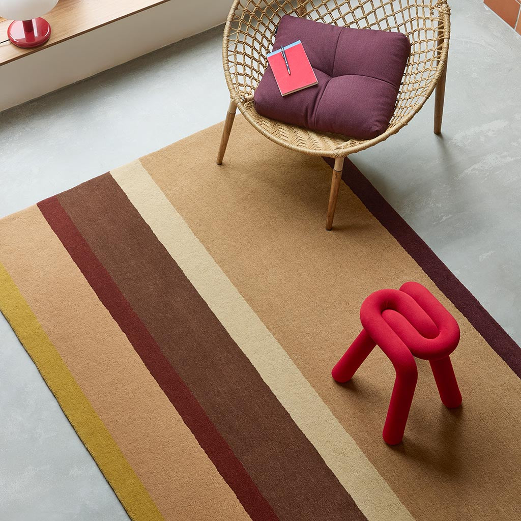 
Handgetufteter Designer Wollteppich „Linear Rubby“, verschiedene Grössen - 140 x 200 cm