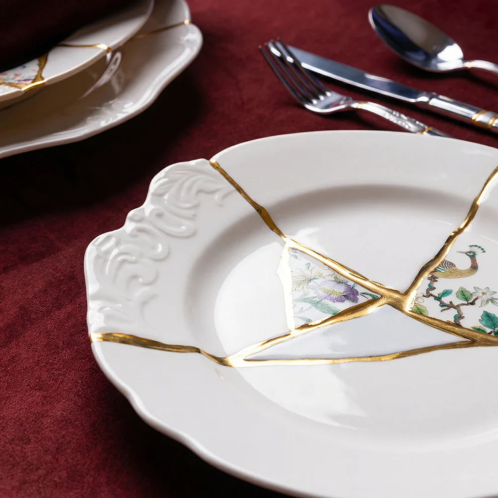 
Assiette design pour soupes et pâtes « Kintsugi 01 » en porcelaine décorée d'or fin