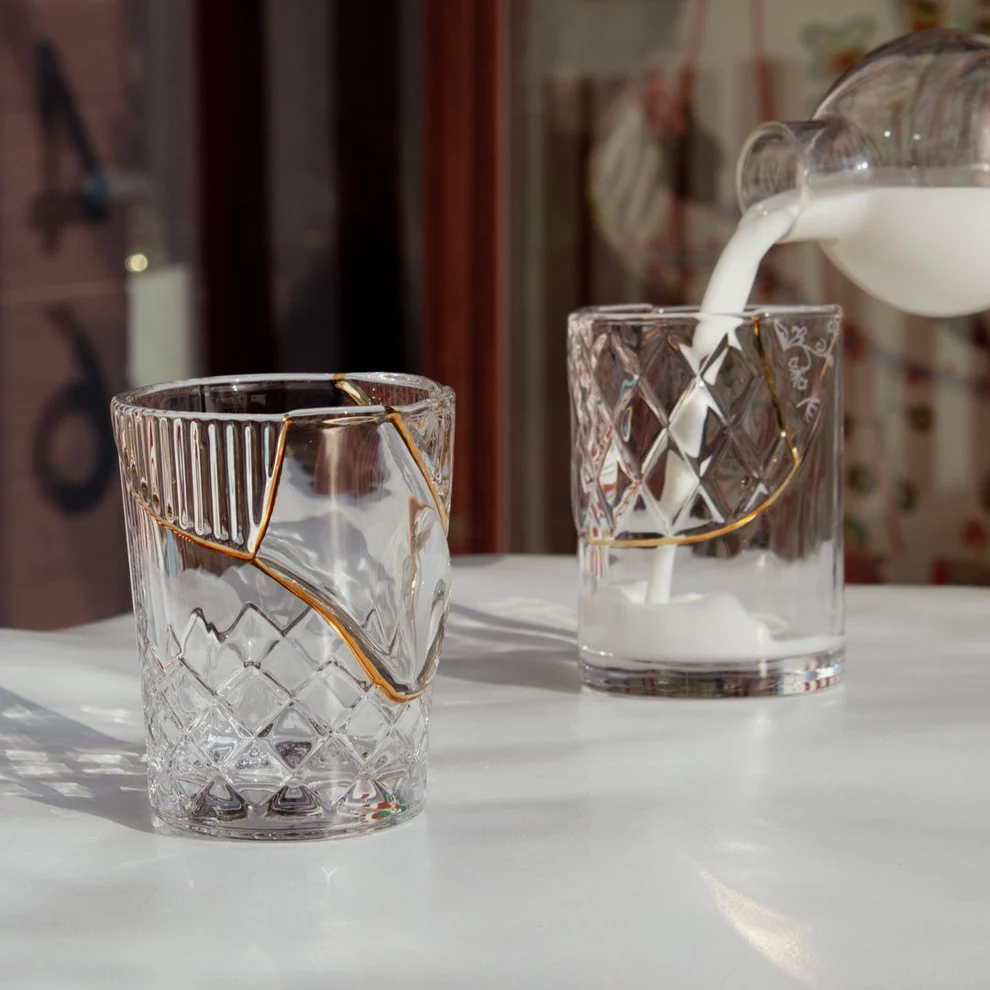 
"Kintsugi 01" water glass, decorated with fine gold
