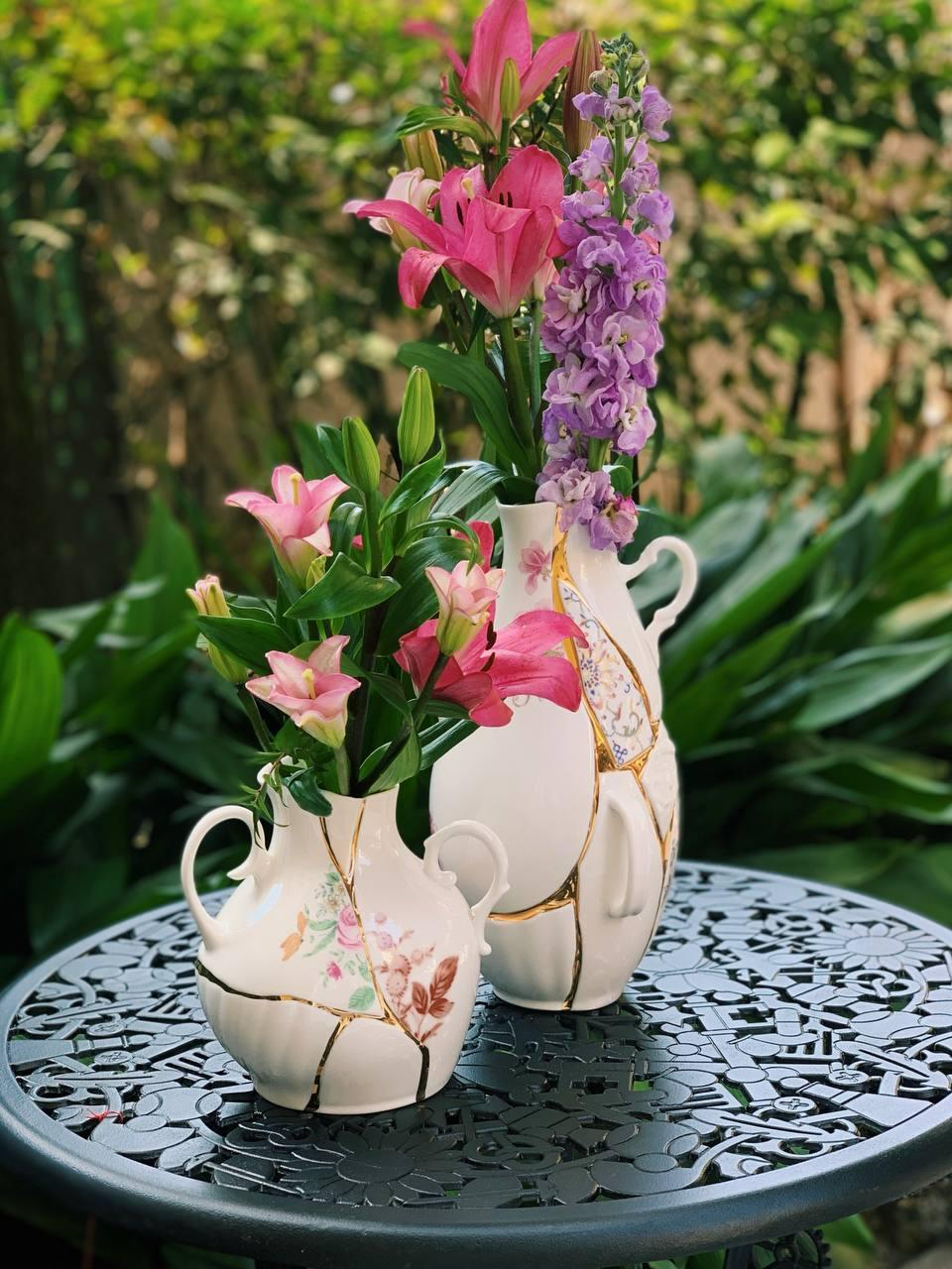 
Vase design « Kintsugi 02 » en porcelaine ornée d'or fin