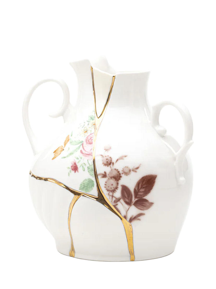 
Vase design « Kintsugi 01 » en porcelaine avec décorations en or fin