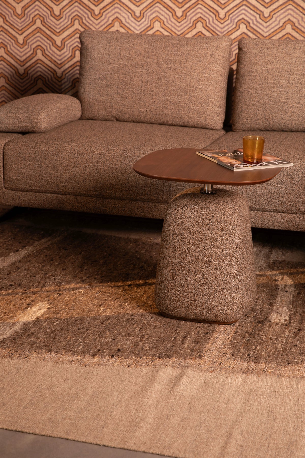 
Designer Side Table "Shelly" - Zimt
