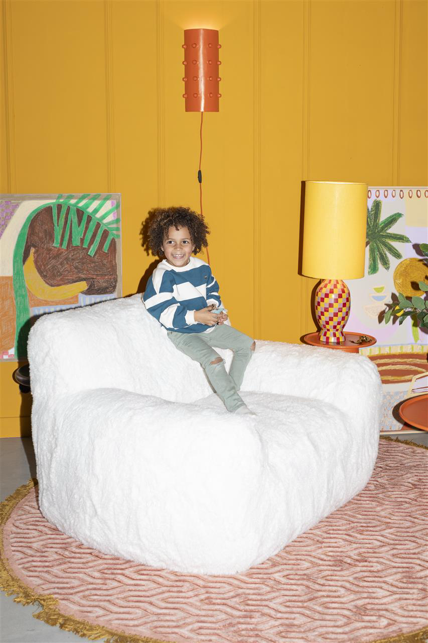 
Designer Armchair "Cuddle the Yeti"