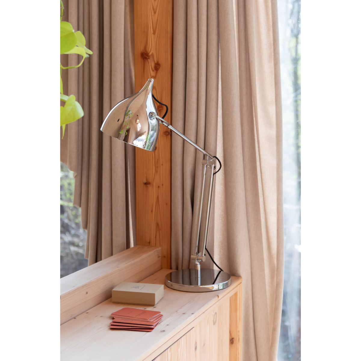 
Lampada da tavolo di design «Reader»