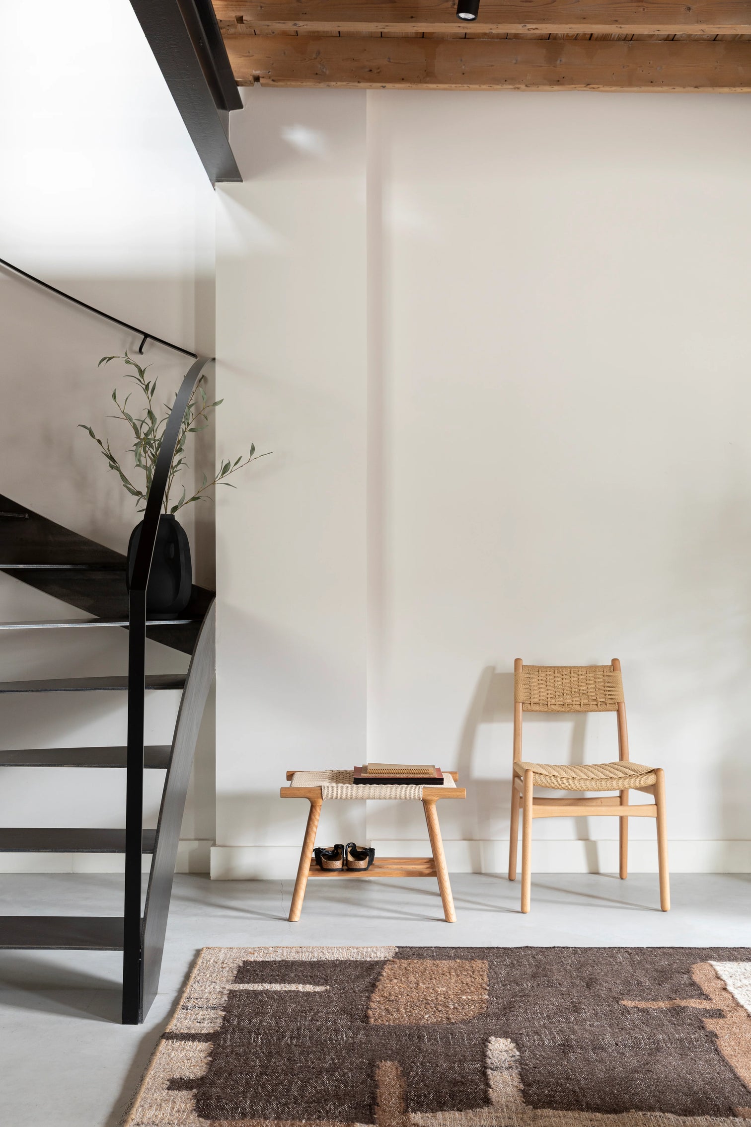 
Solid wood stool "Kintaro" made of oak wood - Natural
