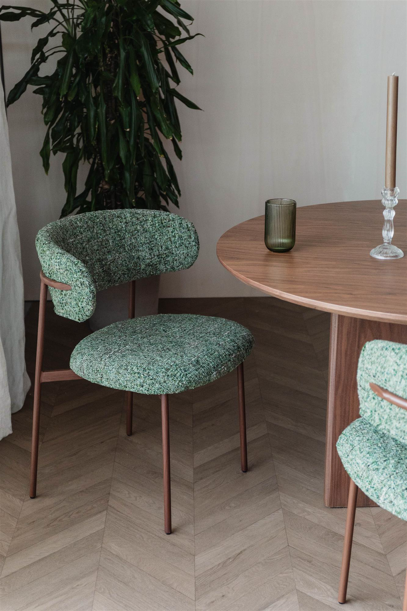 
High-Quality Dining Chair "Claes" - Frame: Walnut, Upholstery: Green