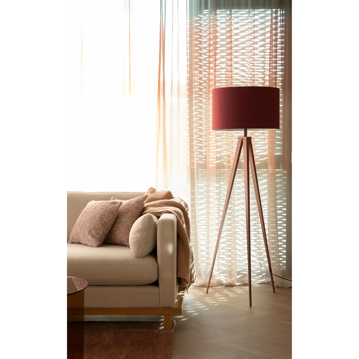
Lampadaire design « Tripod », différentes couleurs - Marsala