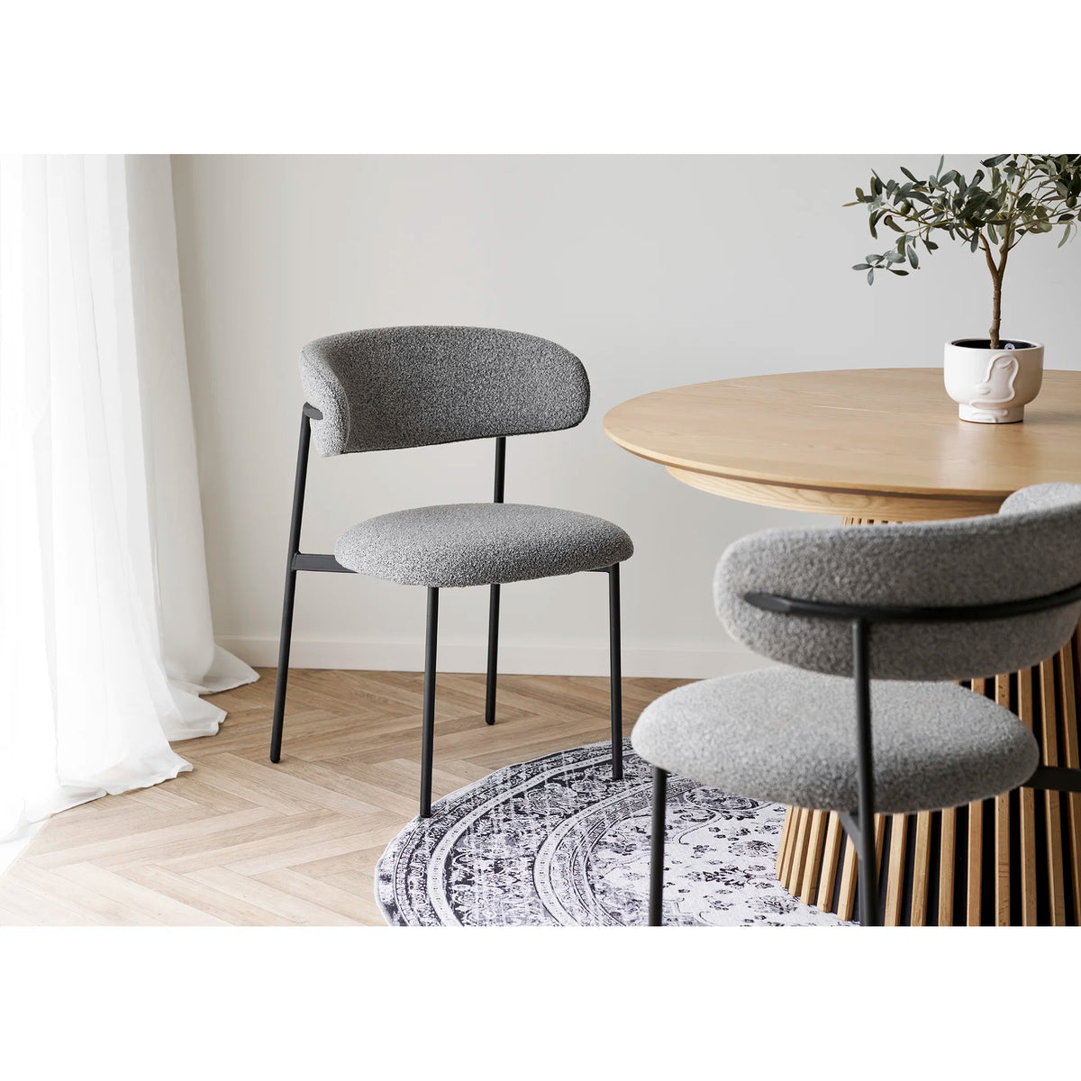 
Chaise de salle à manger design « Mára » - Bouclé Gris clair