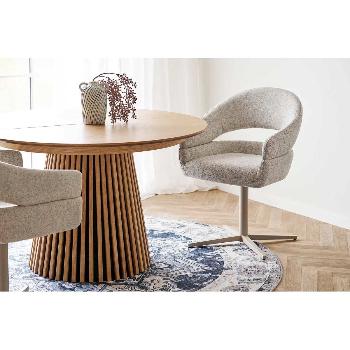 
Sedia da pranzo di design «Dover» girevole a 180° con braccioli - Sabbia / Beige chiaro