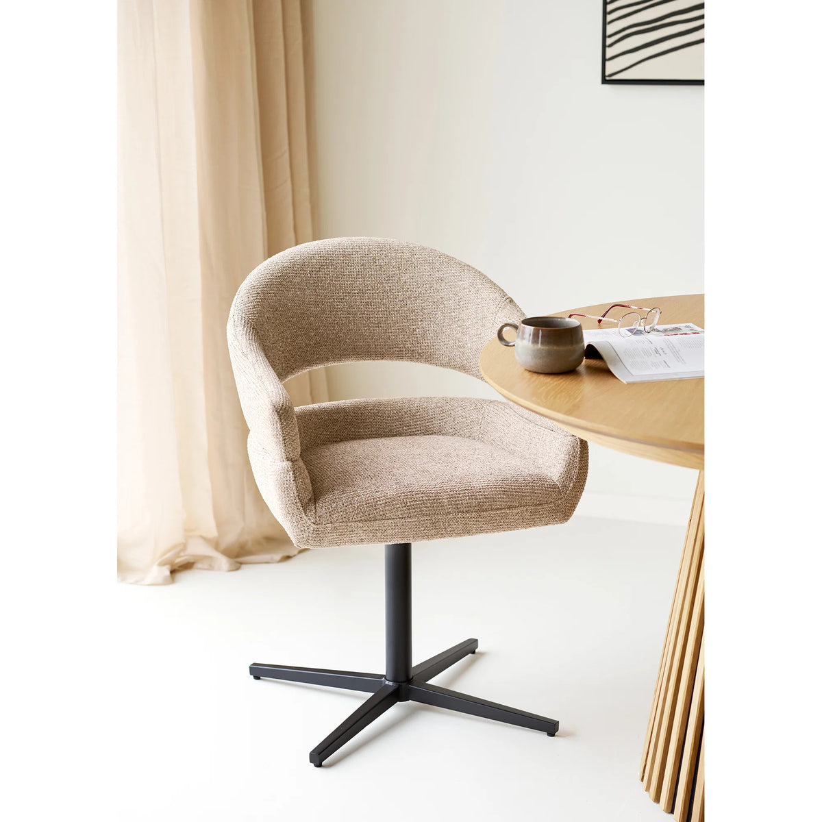 
Sedia da pranzo di design «Dover» girevole a 180° con braccioli - Nero / Beige