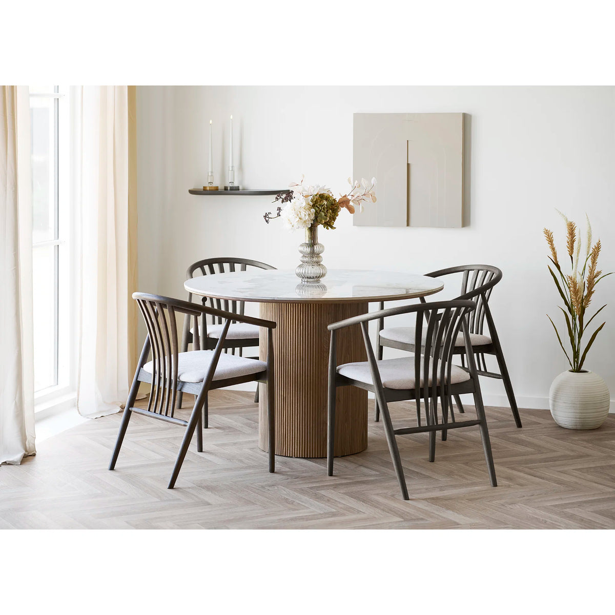 
Sedia da pranzo in legno massello «Agustin II» con braccioli - Rovere marrone scuro / Bianco