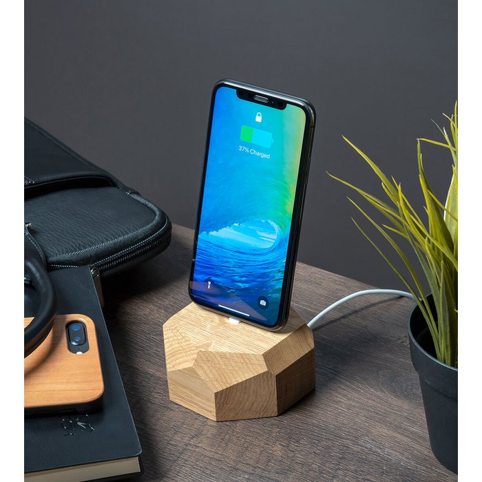 
Station de charge pour smartphone « Moritz » en bois massif - Chêne / USB-C