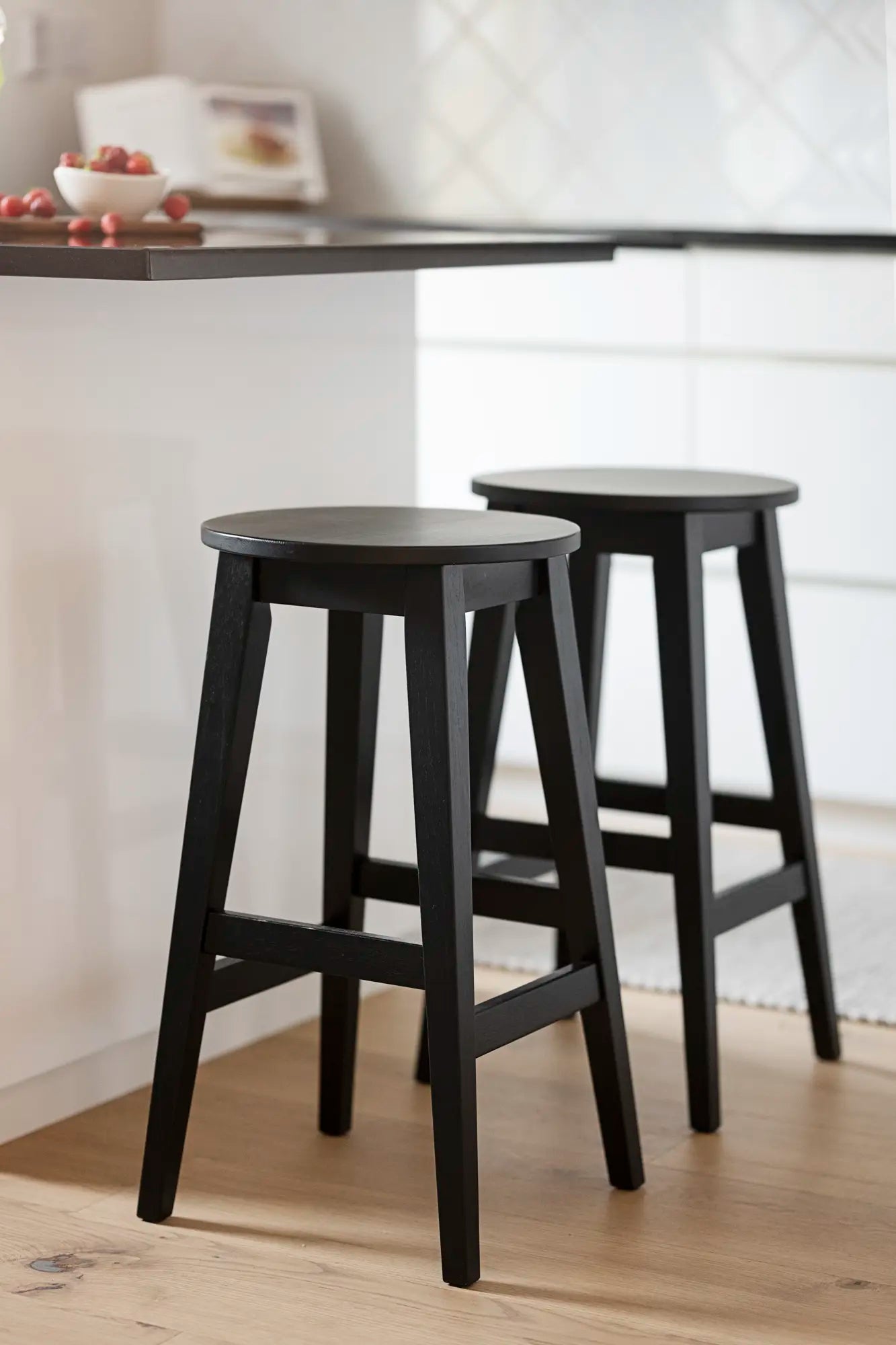 
Tabouret de bar de haute qualité « Austin » en chêne massif - Chêne teinté noir