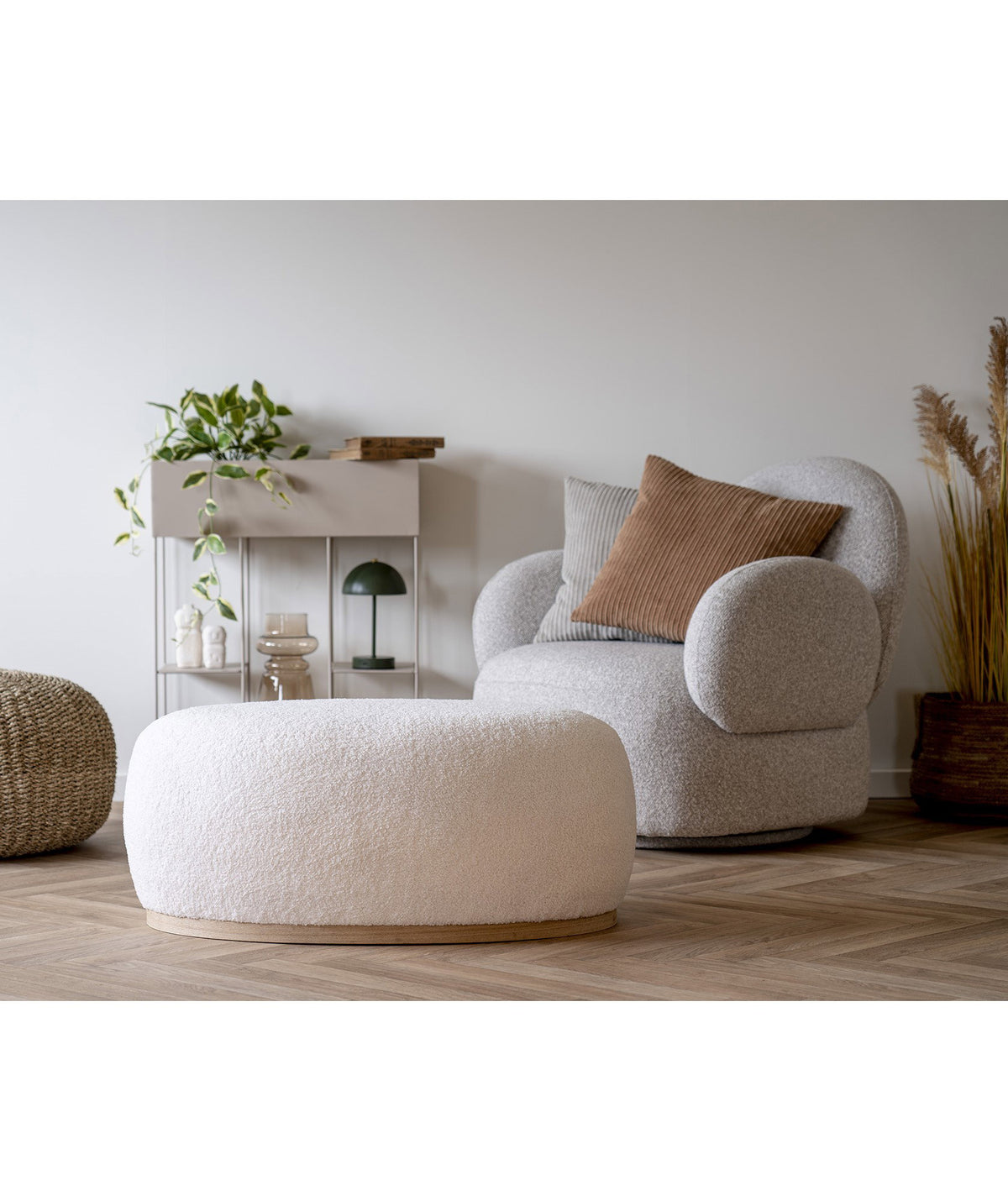 
Drehbarer Design Loungesessel „Messina“ - Bouclé Hellgrau