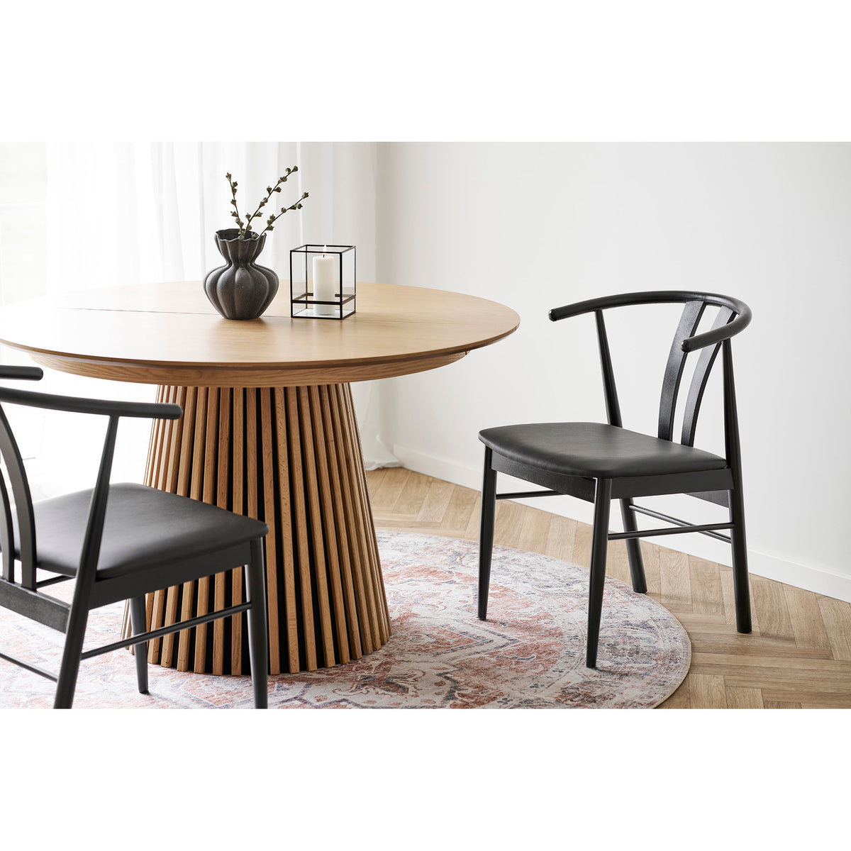 
Sedia da pranzo di design in legno massello «Artenara» - Nero