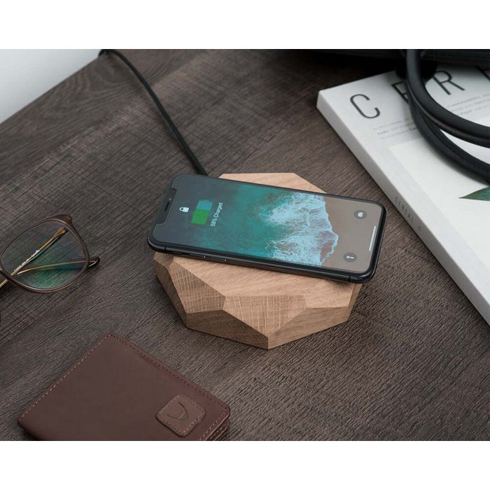 
Chargeur sans fil en bois massif « Geometric » - Chêne