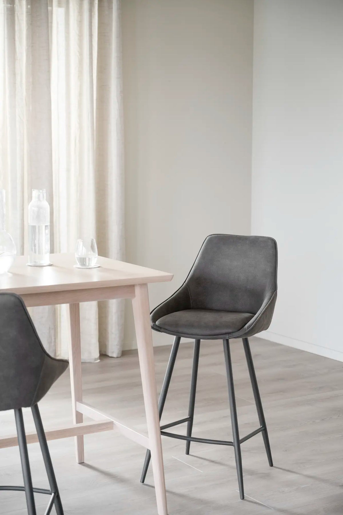 
Sedia da bar di design «Sina» - Microfibra Grigio scuro