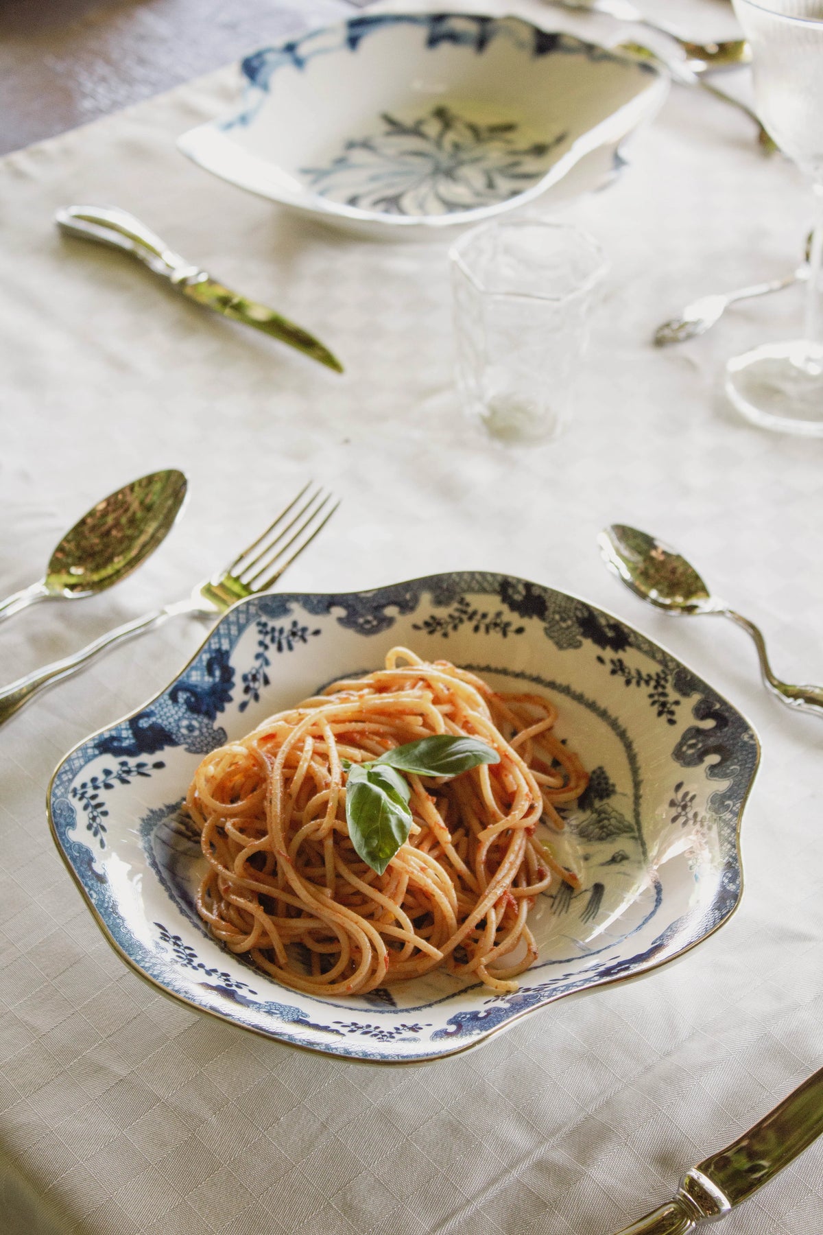 
Assiettes design creuses à soupe et pâtes « Pagoda » en porcelaine