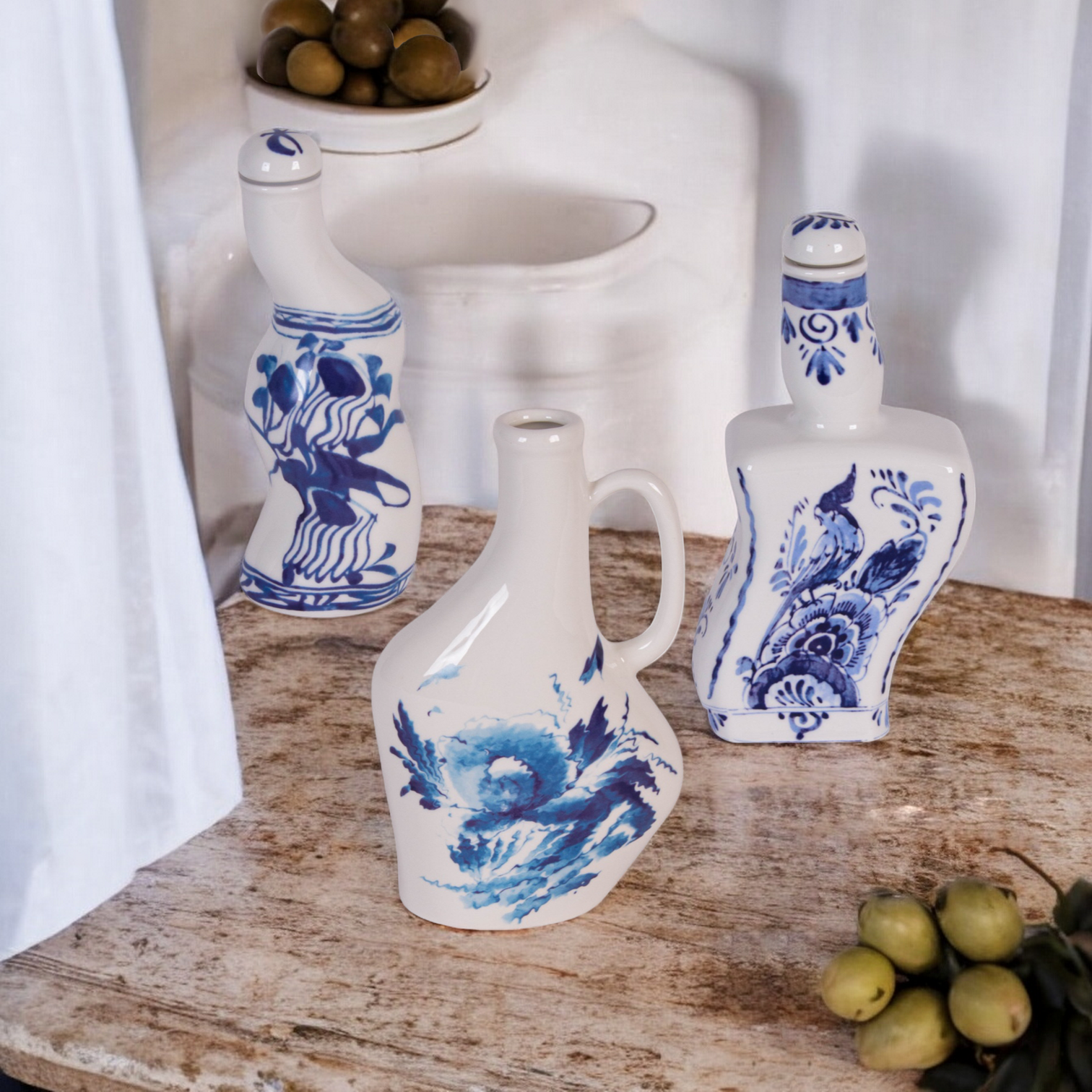 
"Rotterdam" porcelain dressing bottle