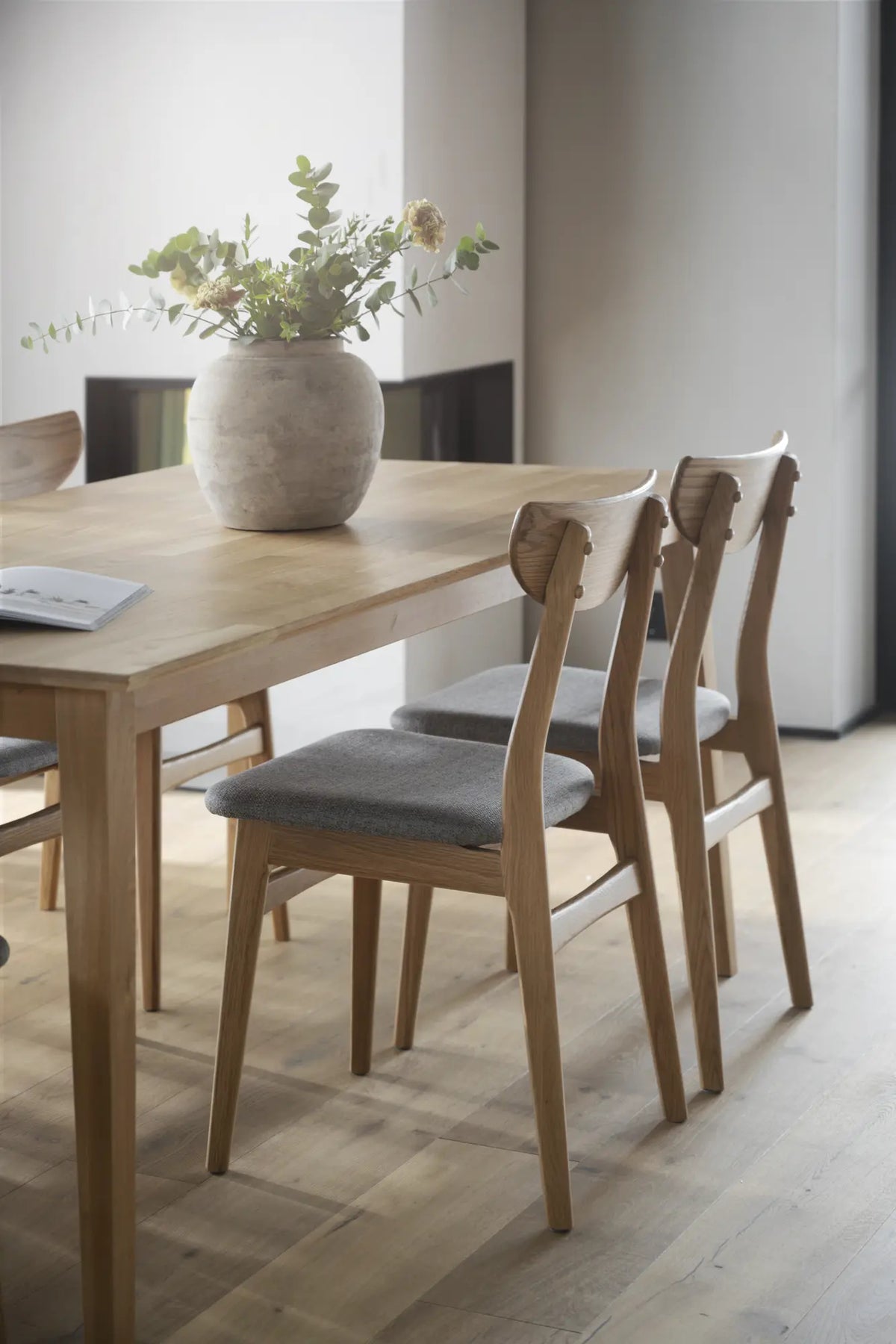 
Ausziehbarer Esstisch „Filippa“ aus massiver Eiche, 180-280 x 90 cm - Eiche Natural - Mit 2 Verlängerungsplatten, 280 x 90 cm