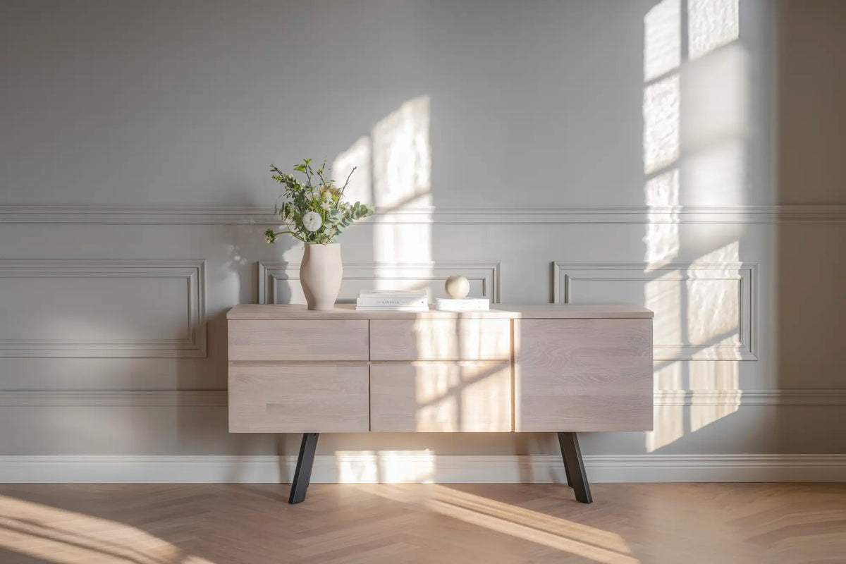 
Madia di design “Fred” in rovere massiccio - Rovere chiaro