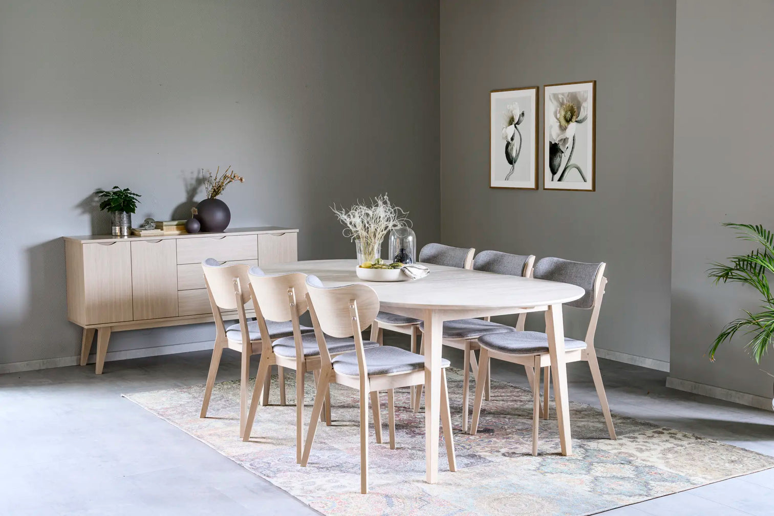 
Oval extendable table "Filippa" made of solid oak, 170-250 x 105 cm, light oak - 170 x 105 cm
