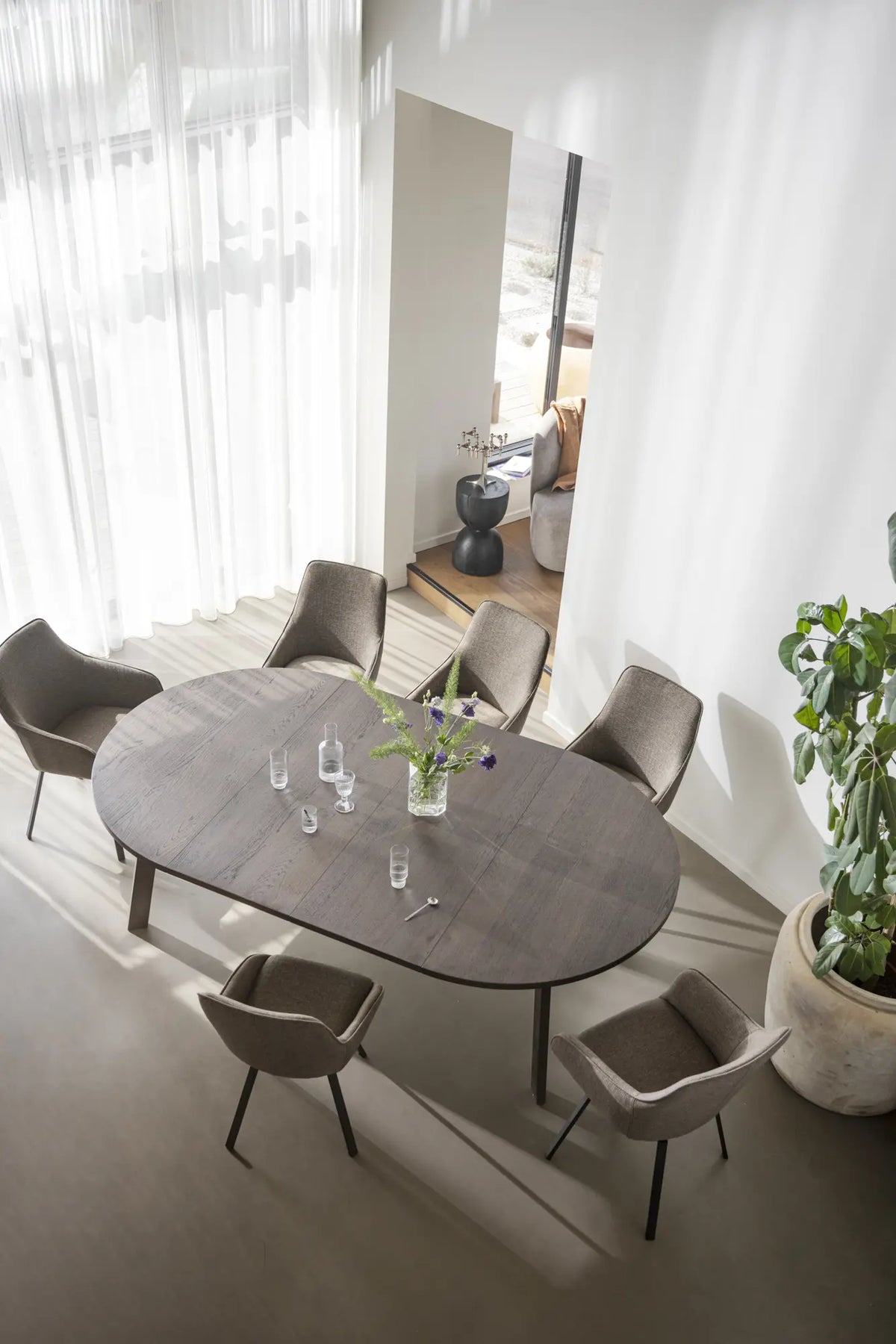 
Fauteuil design pivotant à 360° « Alison » – Beige foncé