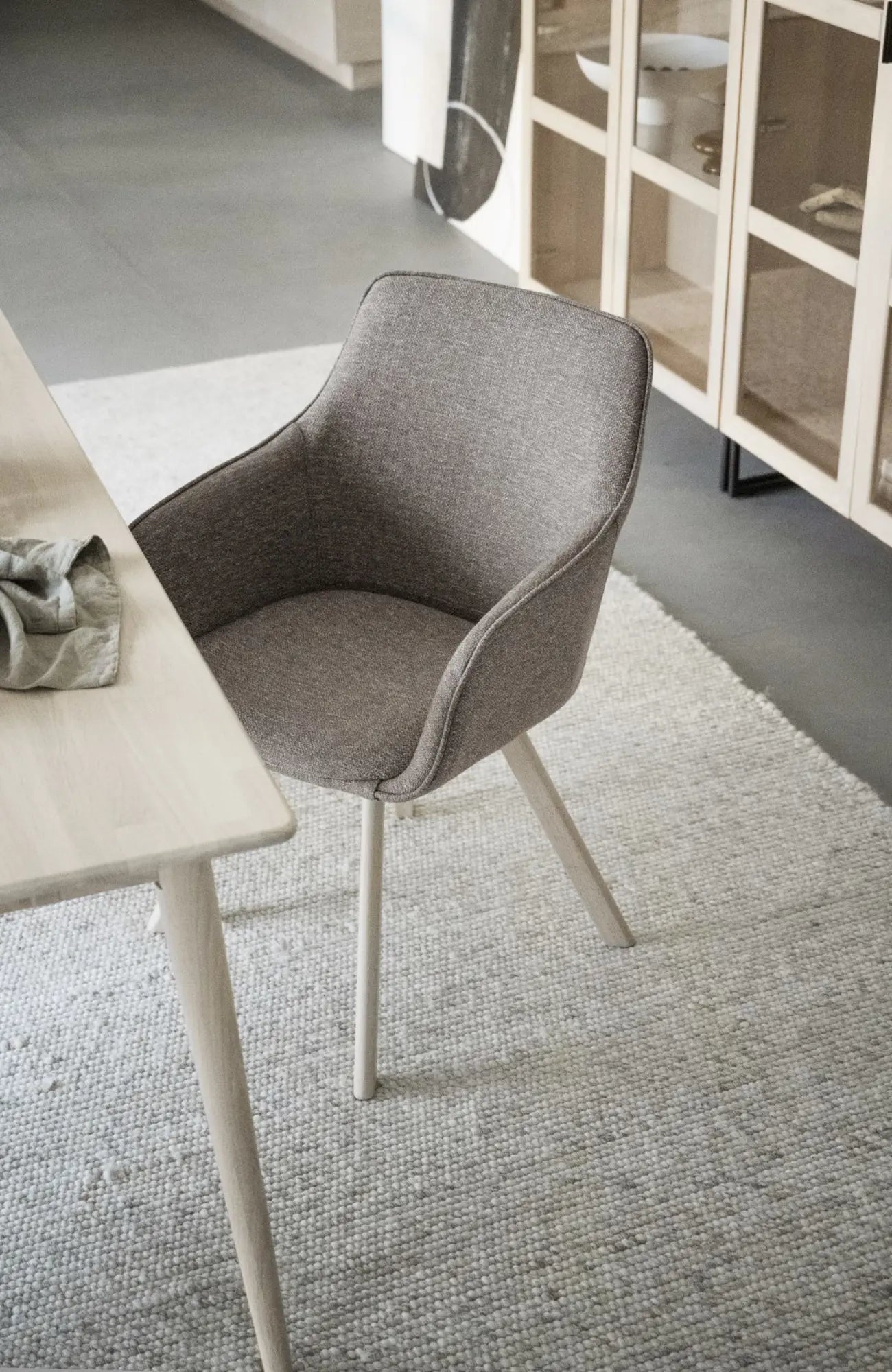 
360° Swivel Designer Armchair "Alison" with Solid Wood Base - Light oak / Dark beige