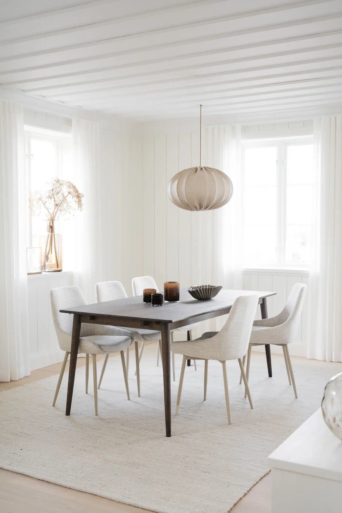 
Table de salle à manger en bois massif « Tyler » 180-280 x 90 cm, chêne marron foncé - 180 x 90 cm