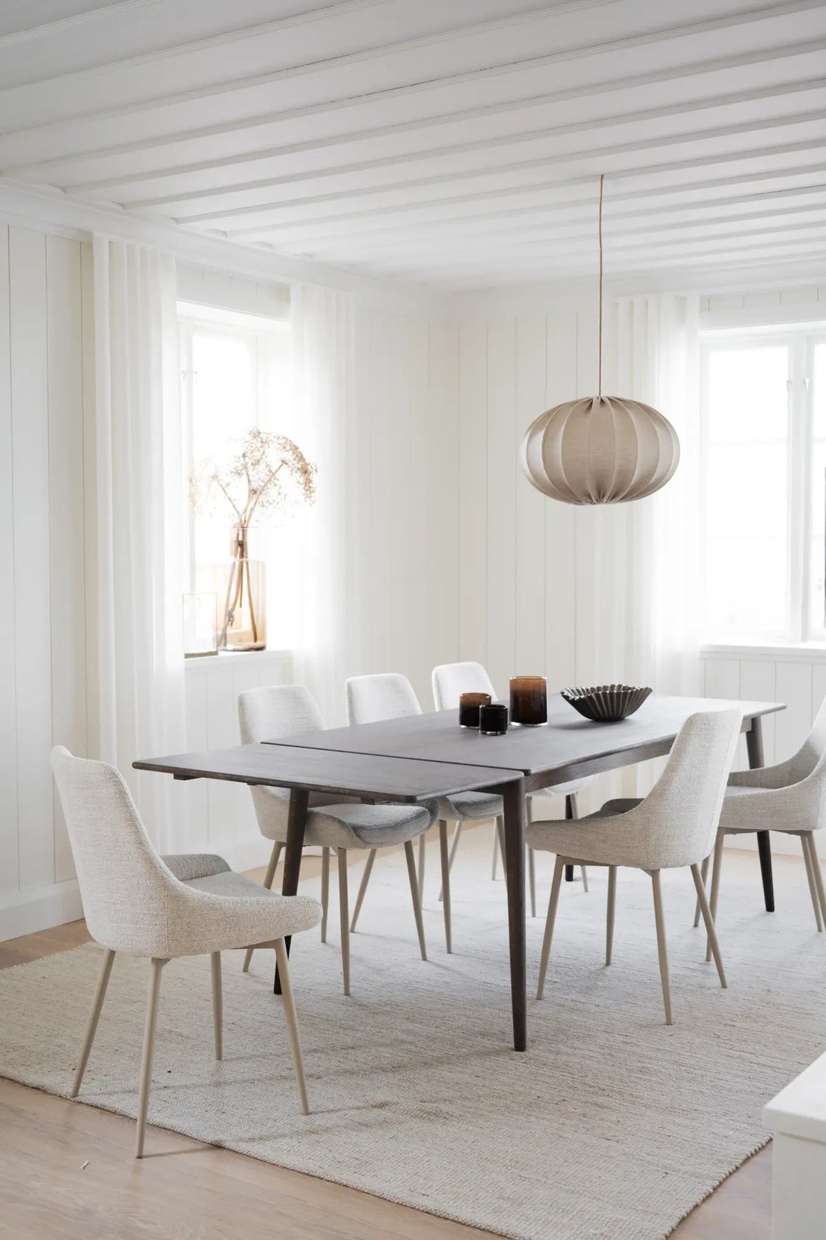 
Table de salle à manger en bois massif « Tyler » 180-280 x 90 cm, chêne marron foncé - Avec deux rallonges, 280 x 90 cm