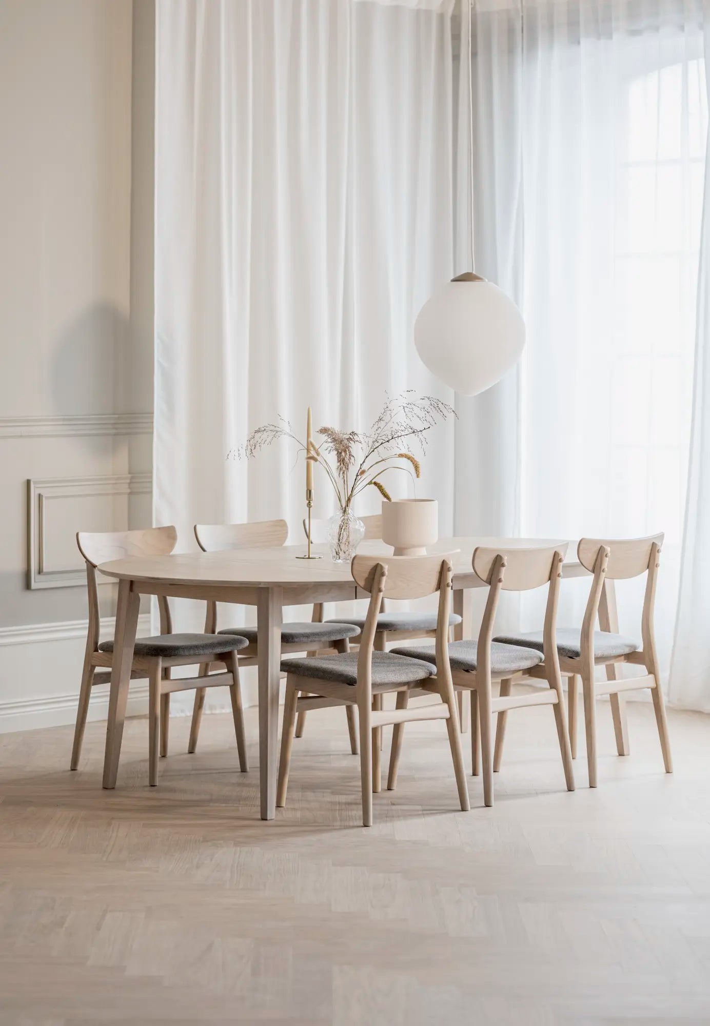 
Chaise design « Rodham » en chêne massif - Chêne clair