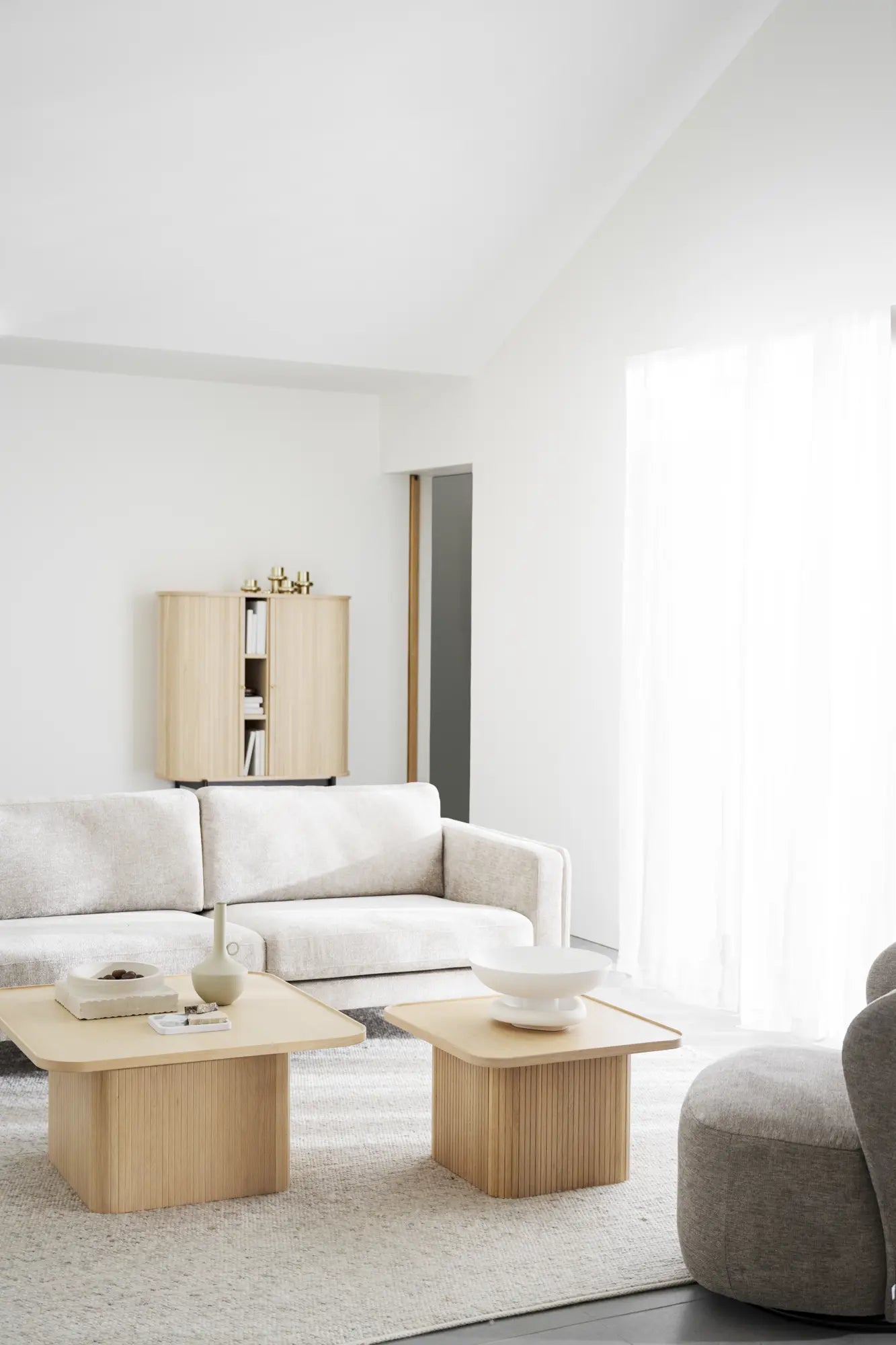 
Stylish coffee table "Sulliva" 80 x 80 cm - Light oak