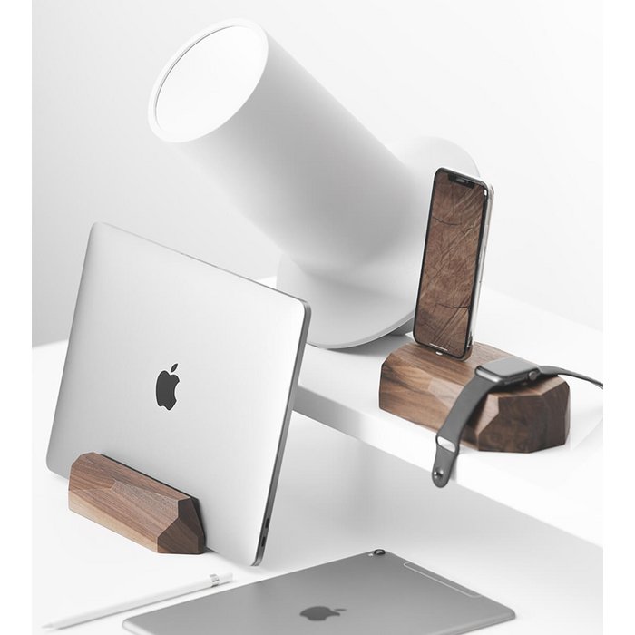 
Support d'ordinateur portable « Laptop Doc » en bois massif - Noyer