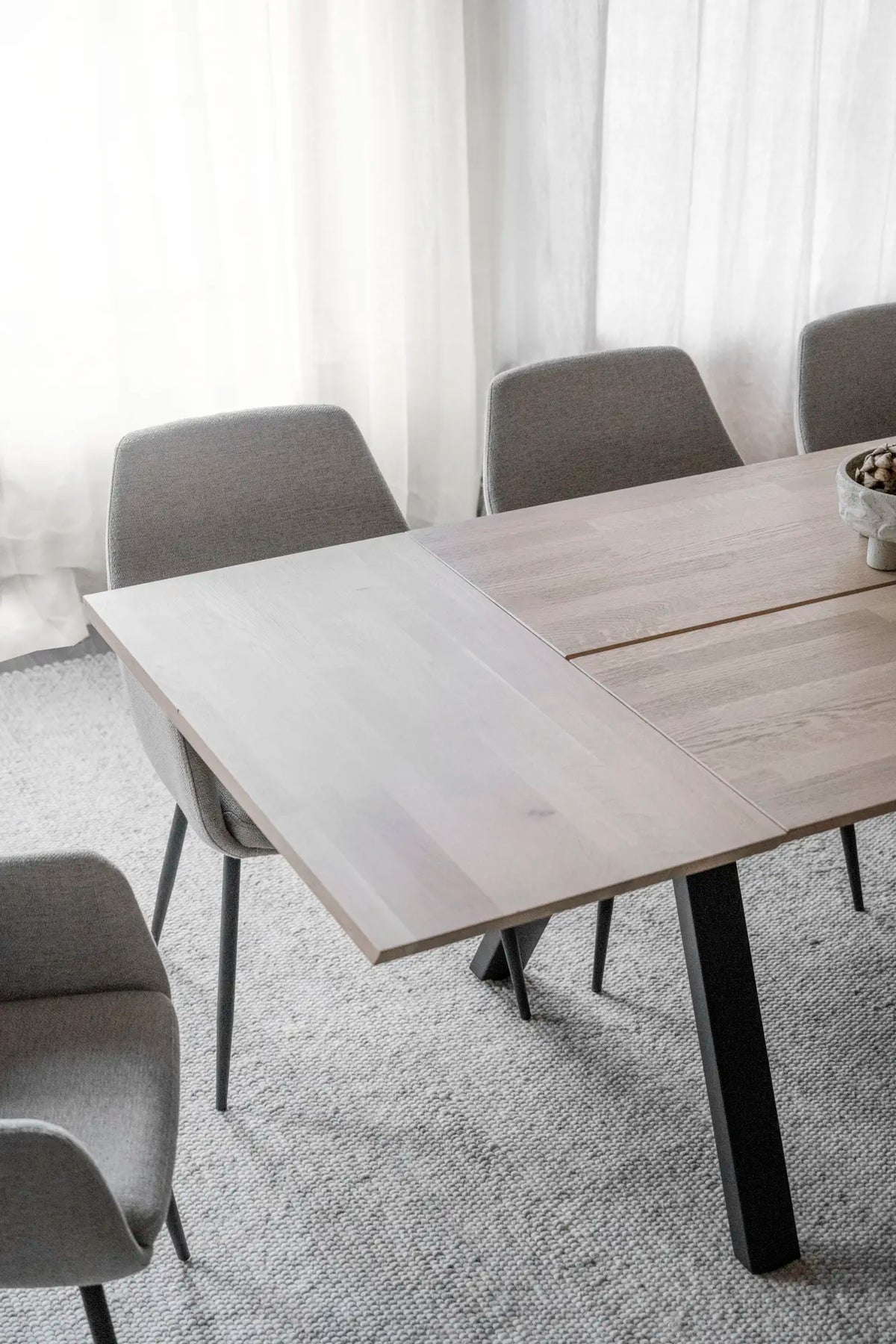 
Grosser Massivholz Tisch „Carradale V“ 220-320 x 100 cm - Eiche hell - Mit 2 Verlängerungsplatten, 320 x 100 cm