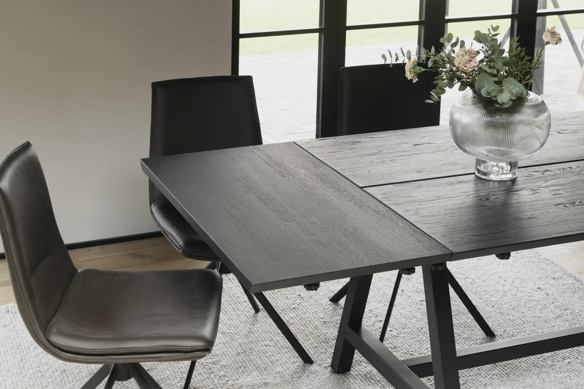 
Grosser Massivholz Tisch „Carradale V“ 220-320 x 100 cm - Eiche Schwarz - Mit 2 Verlängerungsplatten, 320 x 100 cm