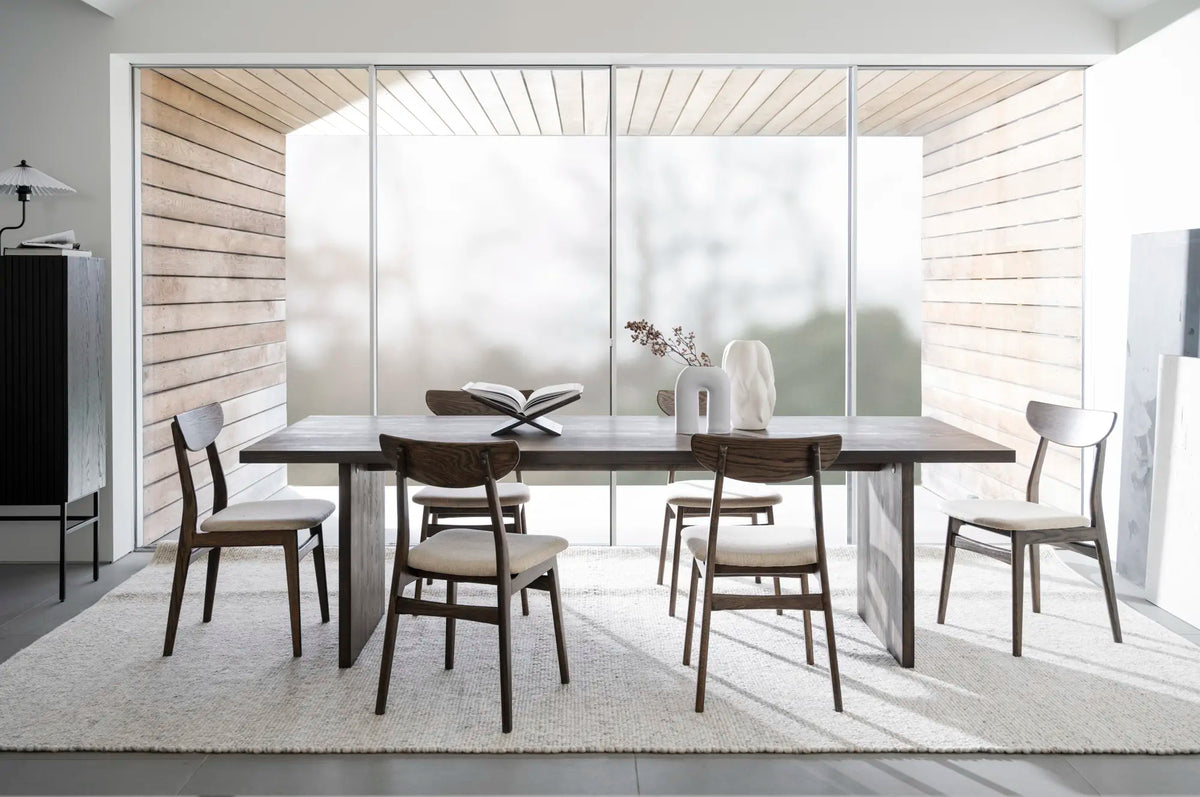 
Nachhaltiger Massivholz Esstisch „Emmet“ 240 x 95 cm - Eiche Dunkelbraun