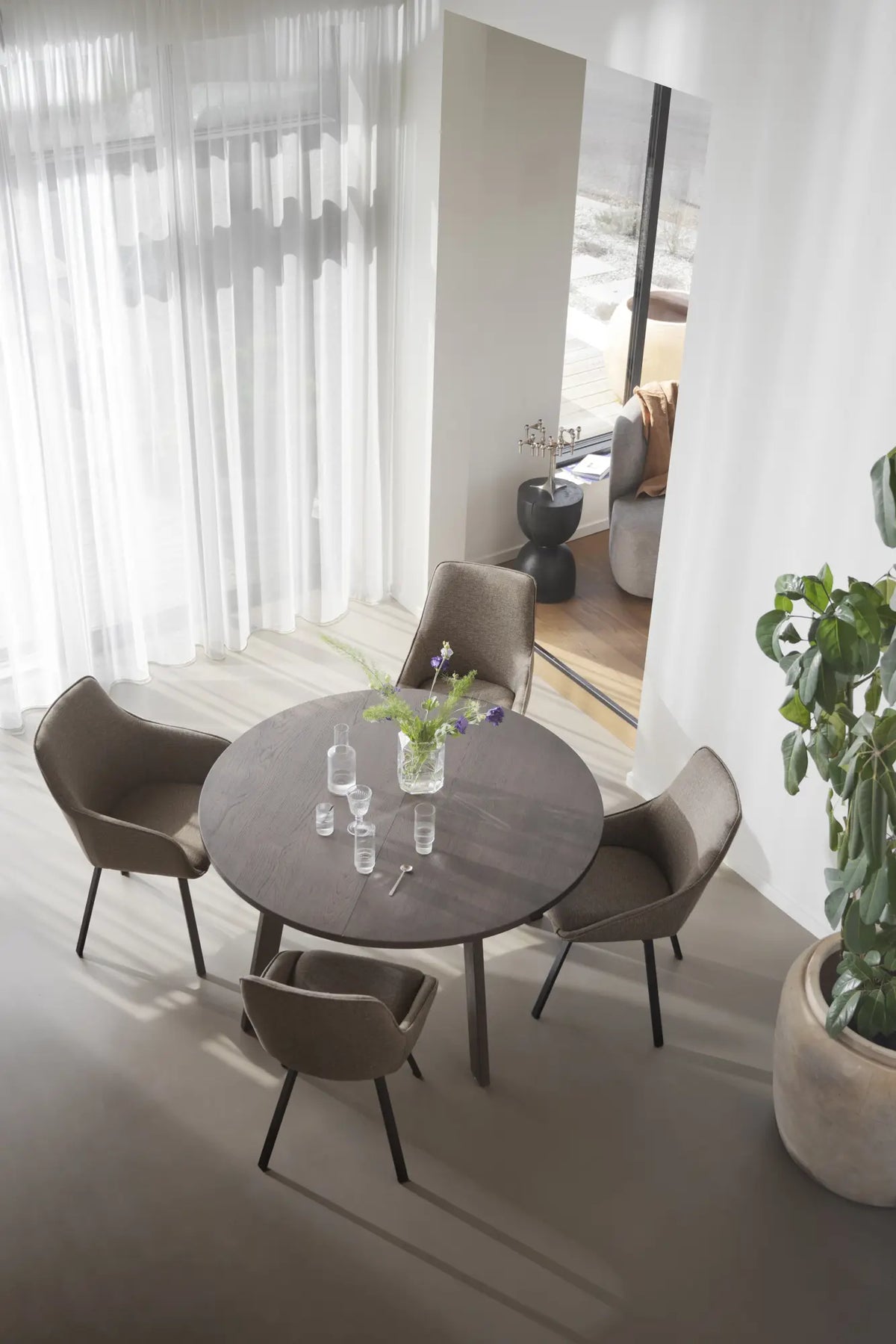 
Ausziehbarer Massivholz Esstisch „Glenside“, 130-230 x 130 cm - Eiche Dunkelbraun - Ø 130 cm