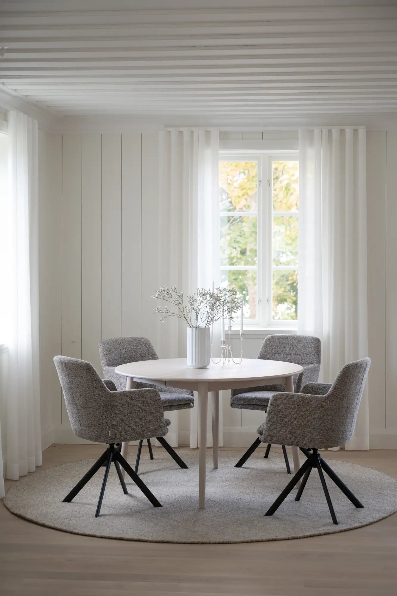 
360° Swivel Designer Armchair "Gladstone" - Beige