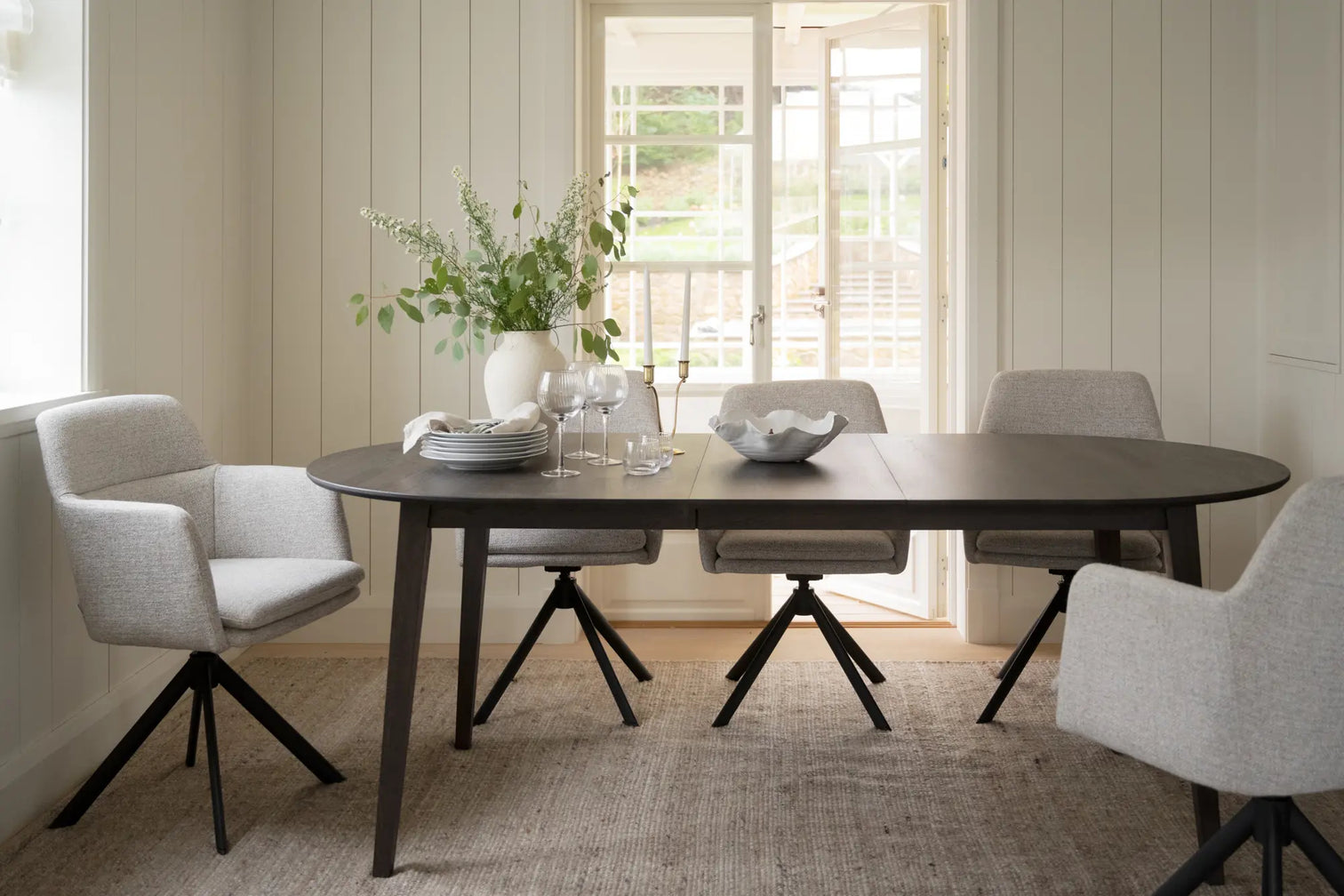 
360° Swivel Designer Armchair "Gladstone" - Light beige