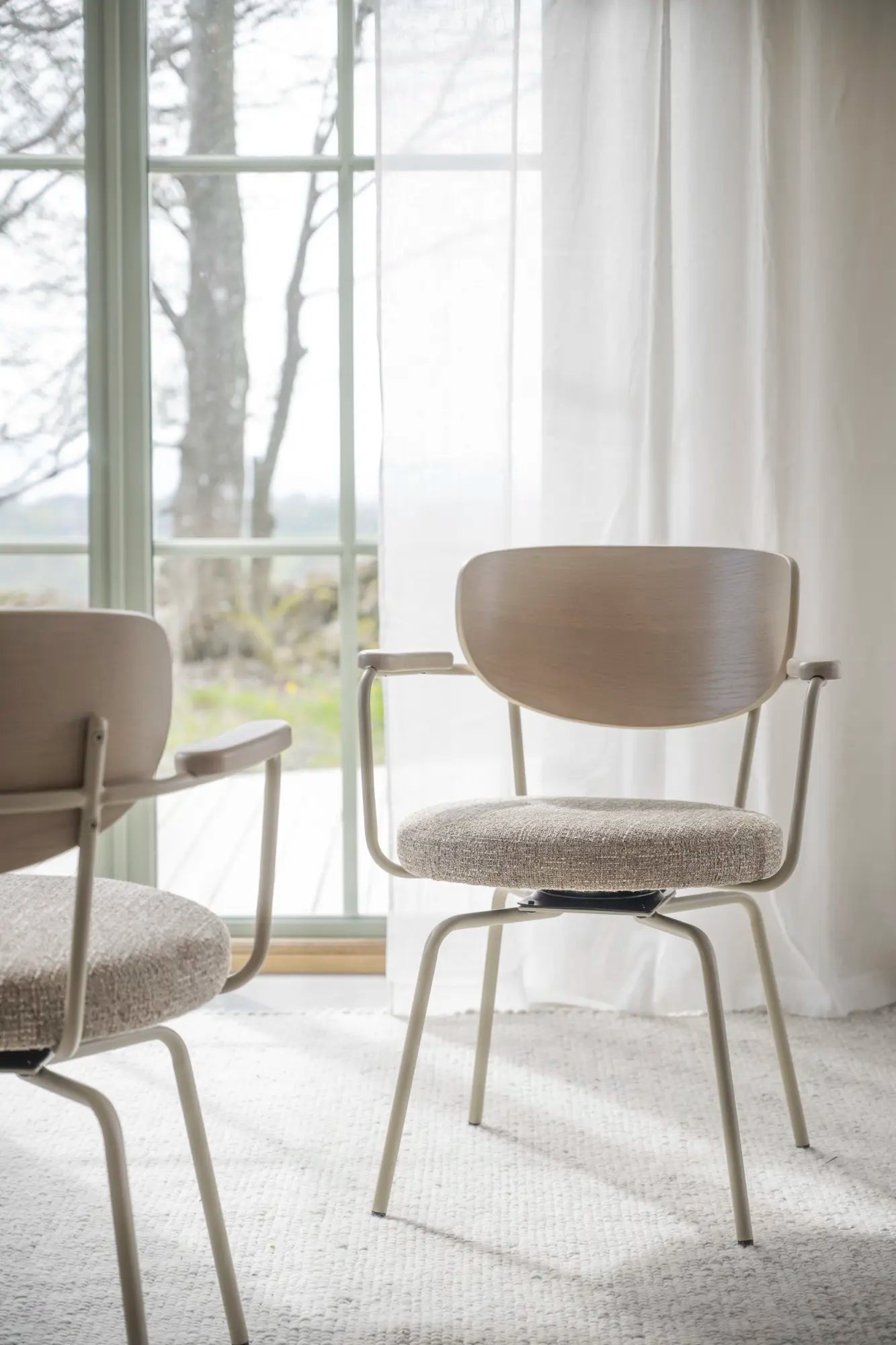 
360° Swivel Designer Armchair "Merrick" - Beige / Light Oak