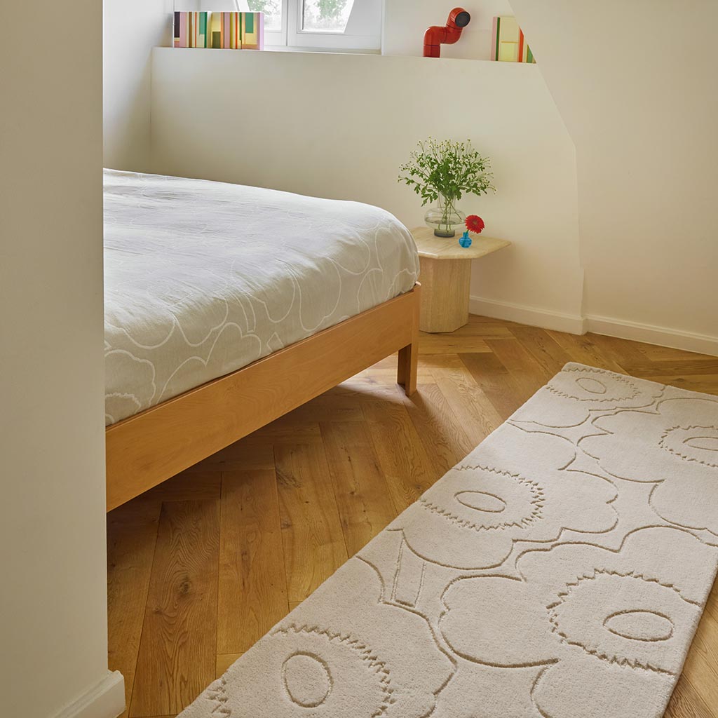 
Handgetufteter Designer Läufer „Piirto Unikko Natural White“ aus 100% Wolle, verschiedene Grössen - 80 x 300 cm