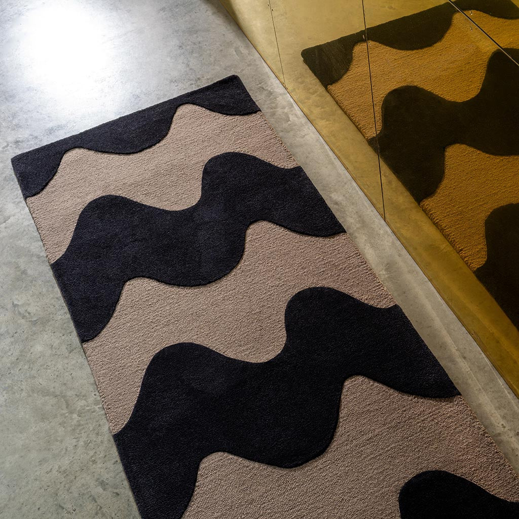 
Handgetufteter Designer Läufer „Loki Black“ aus 100% Wolle, verschiedene Grössen - 70 x 245 cm