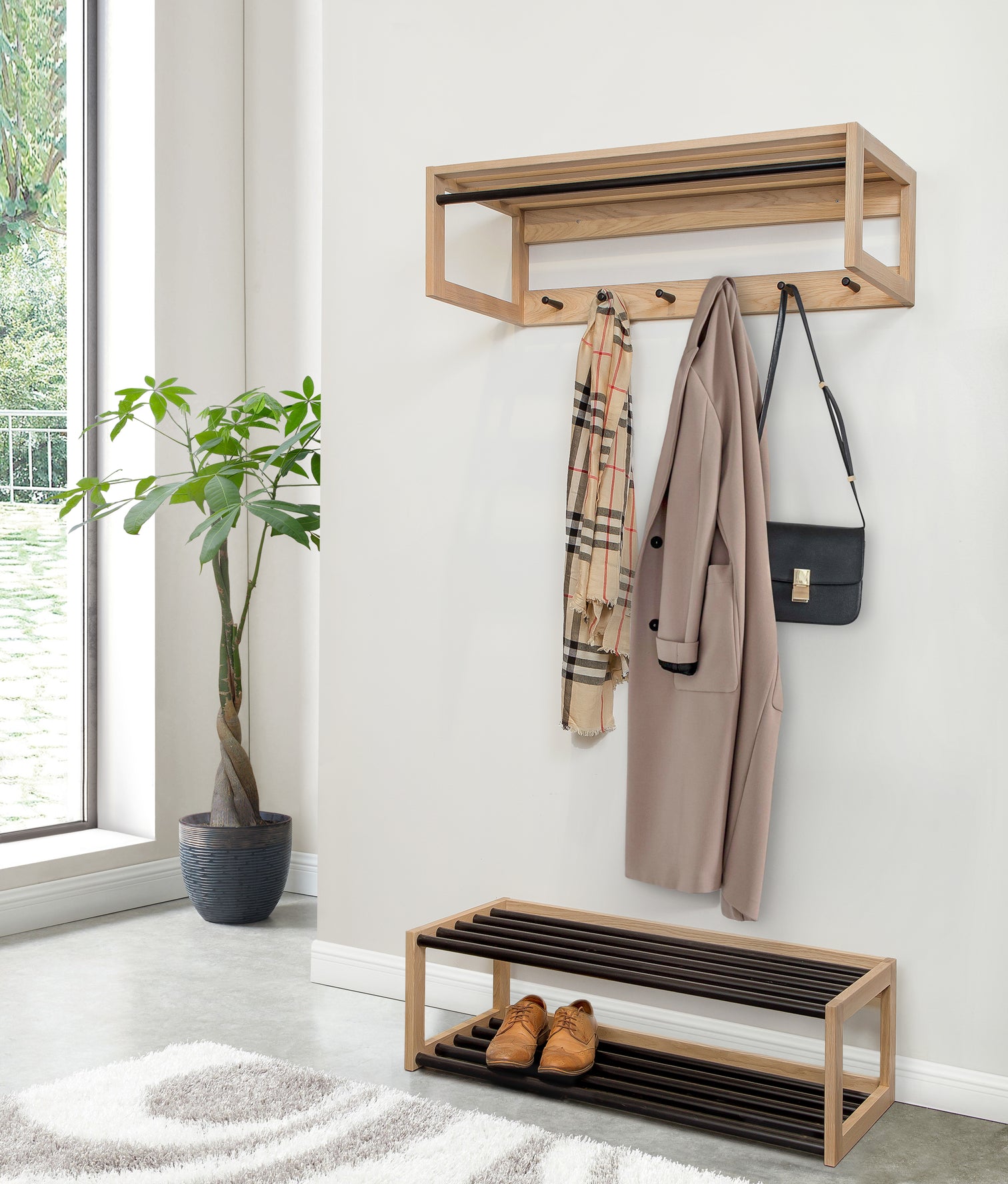 
High-Quality Wall-Mounted Coat Rack "Slussan"