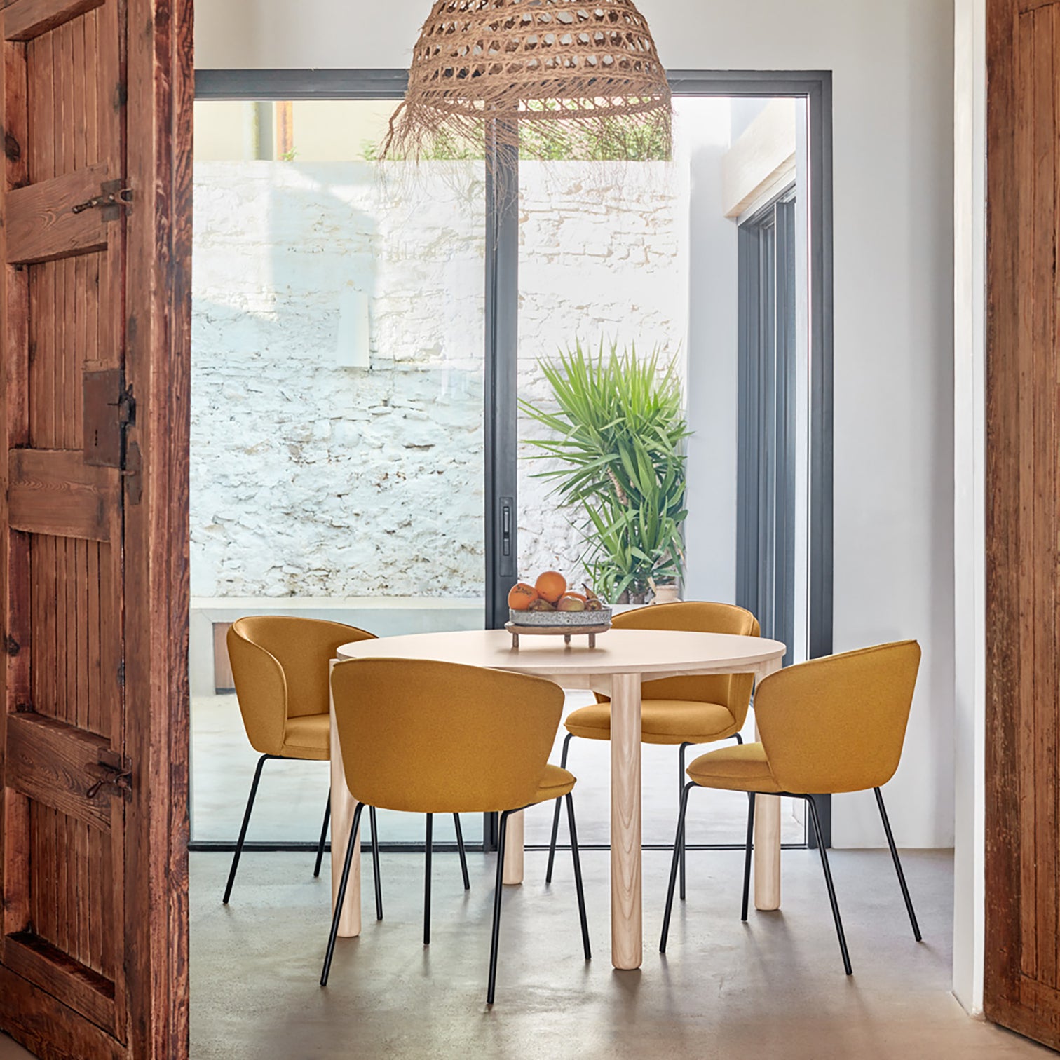 
Round Design Dining Table "Atlas" Ø 120 cm - Natural