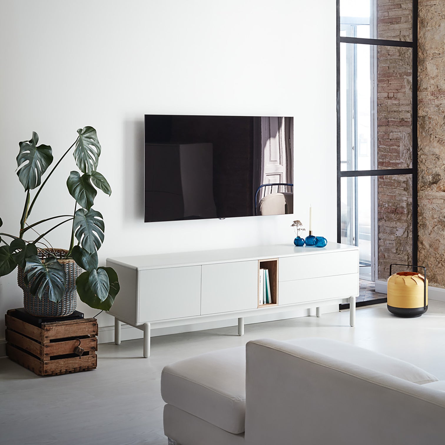 
Meuble bas design « Corvo » - Crème
